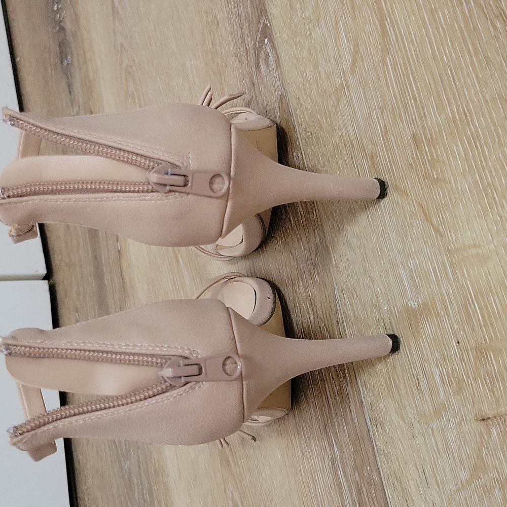 Shoes - Picture 3 of 3